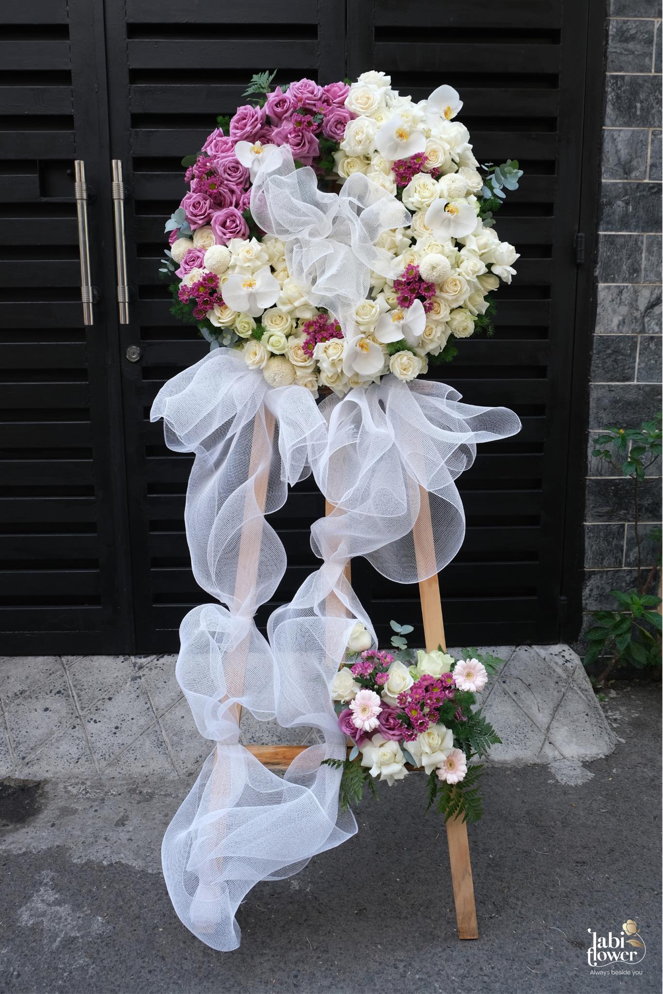 KỆ CHIA BUỒN KB01154